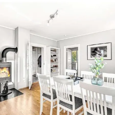 Solrik Endeleilighet Pa Hovin. 아파트 *